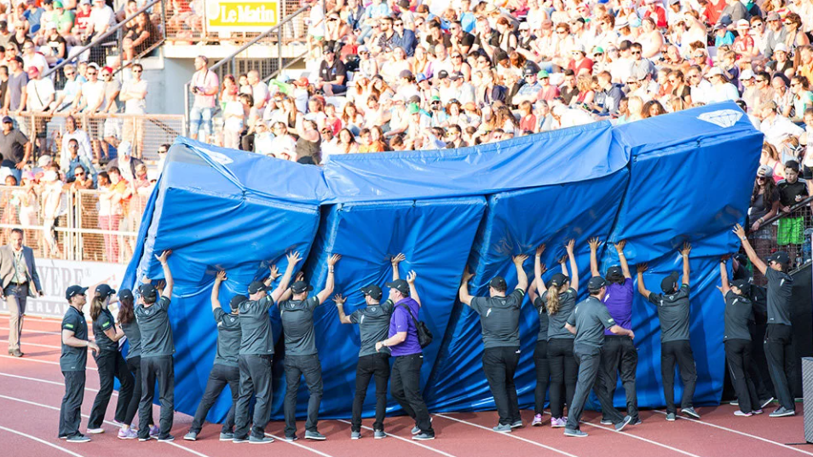 Swiss Volunteers und gazenergie
