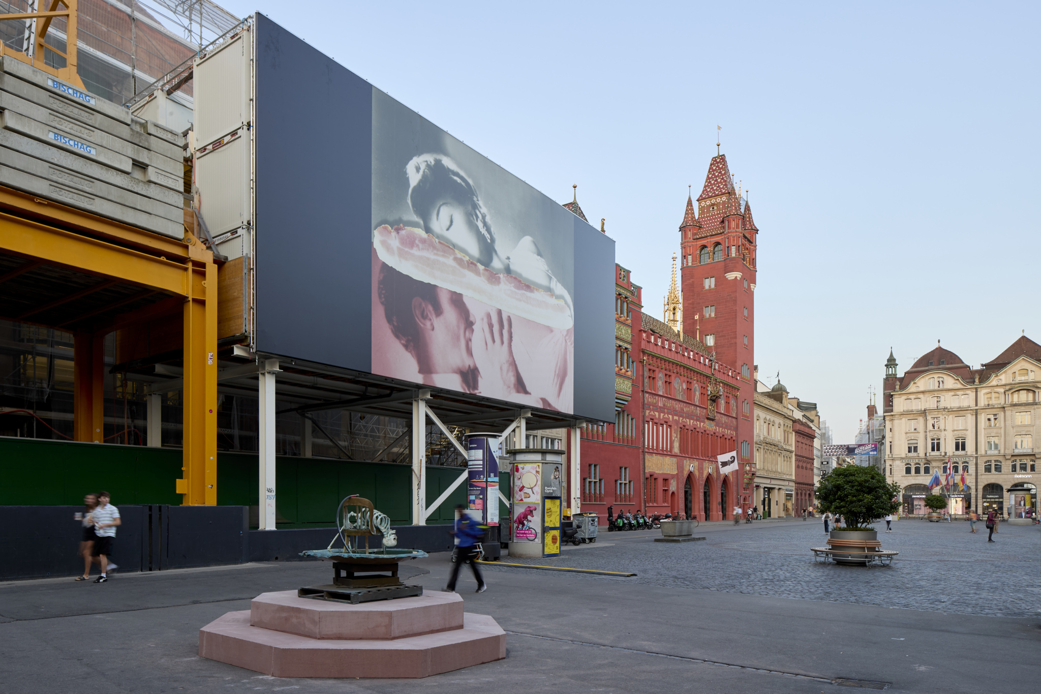 Globus Public Art Project: Urs Fischer – Skinny Sunrise